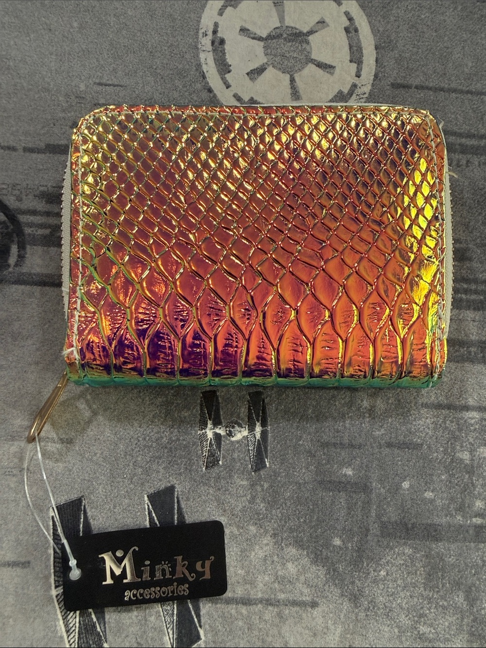 NWT MINKY HOLOGRAPHIC SNAKESKIN PRINT COLOR SHIFT ZIP WALLET